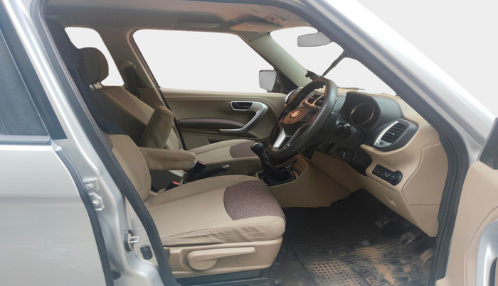 2016 Mahindra TUV300 T8, Diesel, Manual, 1,69,806 km, interior