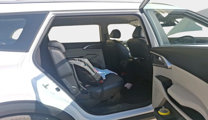 2023 KIA CARENS PRESTIGE 1.4 PETROL 7 STR, Petrol, Manual, 23,141 km, interior