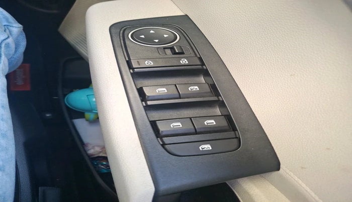 2023 KIA CARENS PRESTIGE 1.4 PETROL 7 STR, Petrol, Manual, 23,141 km, interior