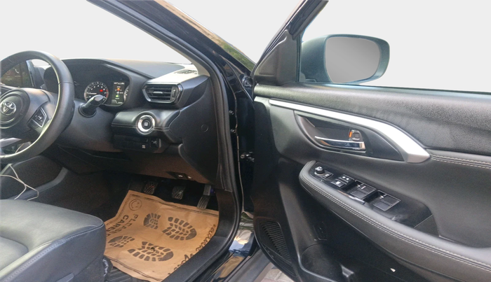 2023 Toyota URBAN CRUISER HYRYDER V HYBRID, Hybrid, Automatic, 33,164 km, interior