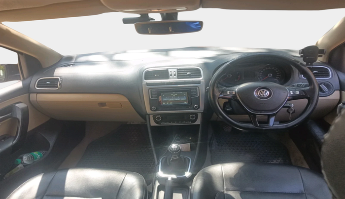 2016 Volkswagen Polo HIGHLINE1.2L, Petrol, Manual, 72,101 km, interior