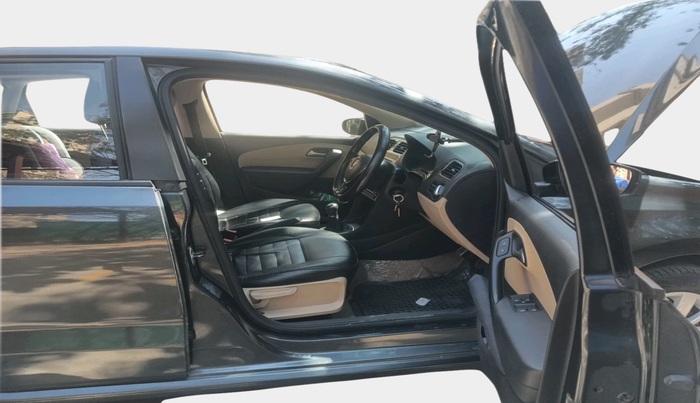 2016 Volkswagen Polo HIGHLINE1.2L, Petrol, Manual, 72,101 km, interior