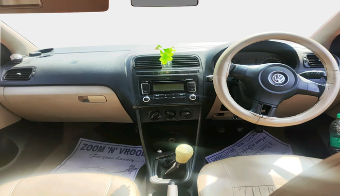 2013 Volkswagen Polo COMFORTLINE 1.2L, Diesel, Manual, 1,00,850 km, interior