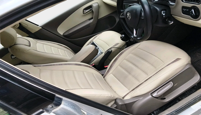 2016 Skoda Rapid AMBITION 1.6 MPI MT PLUS, Petrol, Manual, 87,082 km, interior