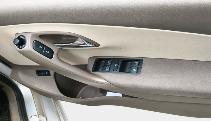 2016 Skoda Rapid AMBITION 1.6 MPI MT PLUS, Petrol, Manual, 87,082 km, interior