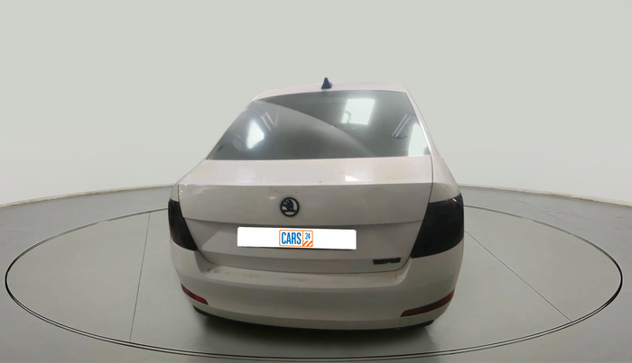 2014 Skoda Octavia ELEGANCE 2.0 TDI AT, Diesel, Automatic, 1,61,255 km, exterior