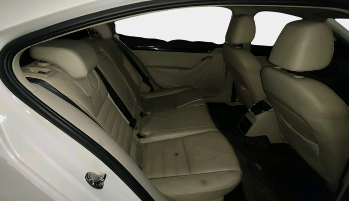 2014 Skoda Octavia ELEGANCE 2.0 TDI AT, Diesel, Automatic, 1,61,255 km, interior