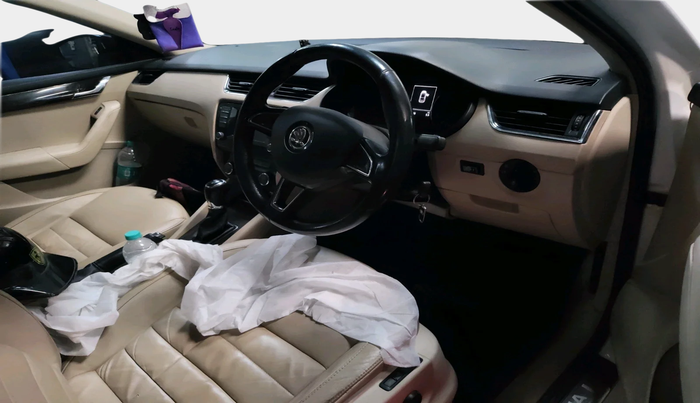 2014 Skoda Octavia ELEGANCE 2.0 TDI AT, Diesel, Automatic, 1,61,255 km, interior