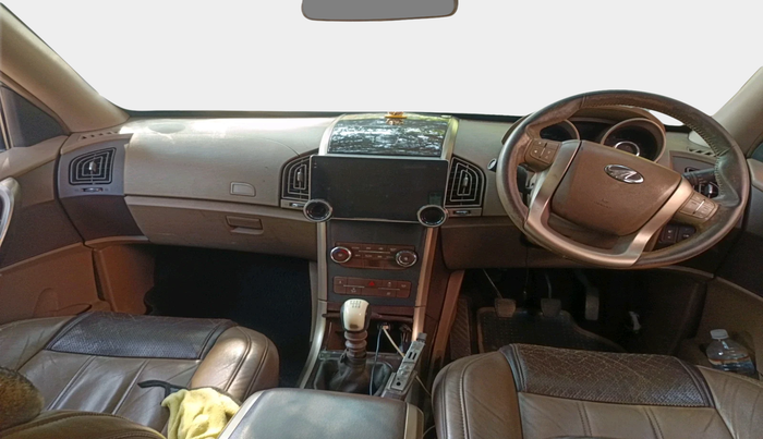 2013 Mahindra XUV500 W8, Diesel, Manual, 1,25,912 km, interior