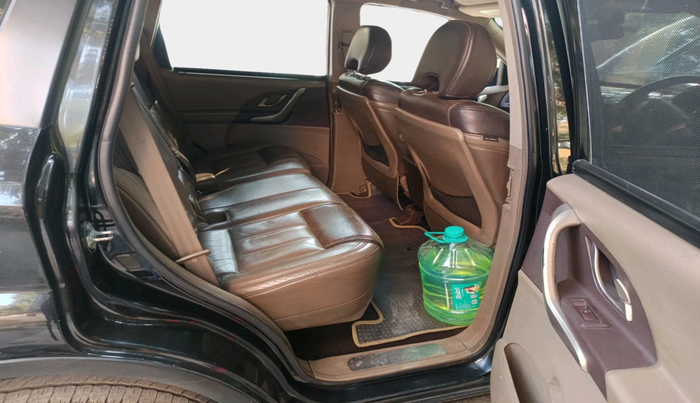 2013 Mahindra XUV500 W8, Diesel, Manual, 1,25,912 km, interior