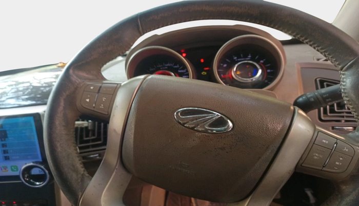 2013 Mahindra XUV500 W8, Diesel, Manual, 1,25,912 km, interior