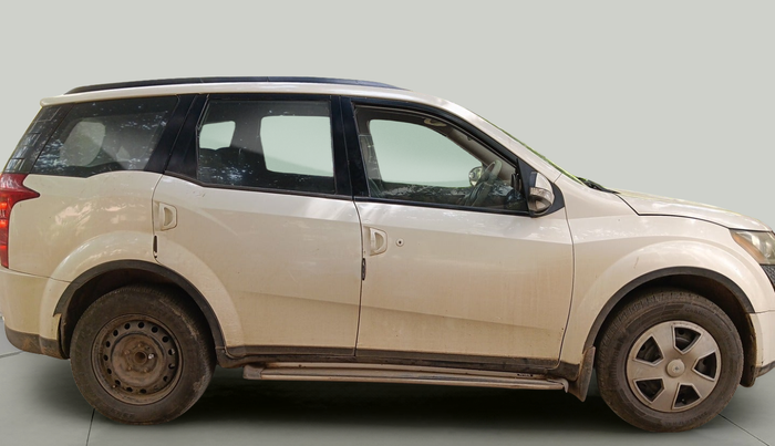2014 Mahindra XUV500 W6, Diesel, Manual, 1,60,534 km, exterior