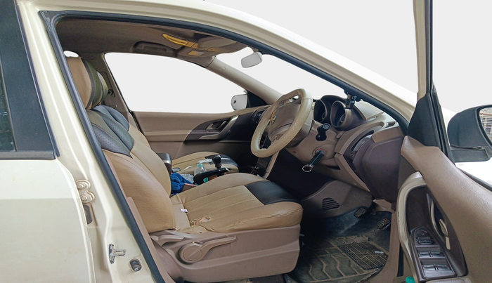 2014 Mahindra XUV500 W6, Diesel, Manual, 1,60,534 km, interior