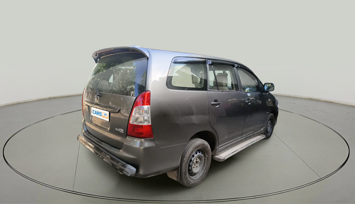 2013 Toyota Innova 2.5 GX 8 STR, Diesel, Manual, 1,80,867 km, exterior