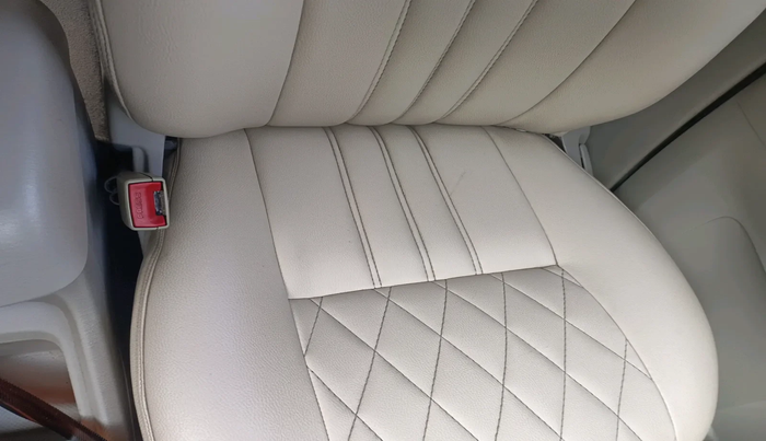 2013 Toyota Innova 2.5 GX 8 STR, Diesel, Manual, 1,80,867 km, interior
