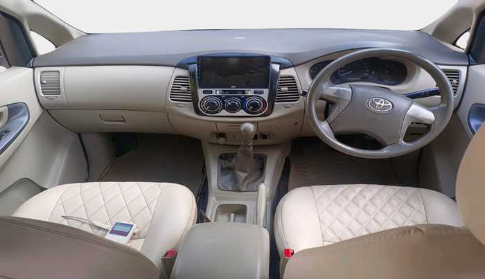 2013 Toyota Innova 2.5 GX 8 STR, Diesel, Manual, 1,80,867 km, interior