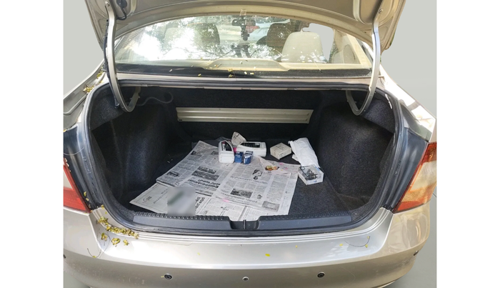 2013 Skoda Rapid AMBITION 1.6 TDI CR MT PLUS, Diesel, Manual, 1,21,935 km, exterior