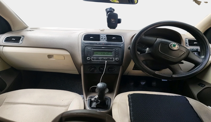 2013 Skoda Rapid AMBITION 1.6 TDI CR MT PLUS, Diesel, Manual, 1,21,935 km, interior