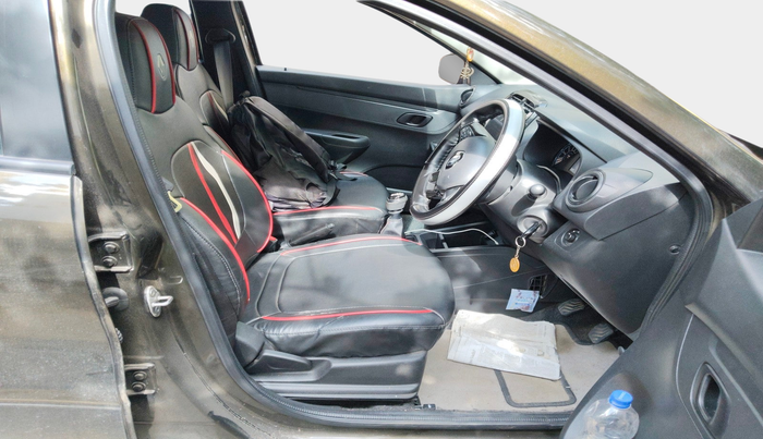 2023 Renault Kwid RXT 1.0, Petrol, Manual, 35,972 km, interior