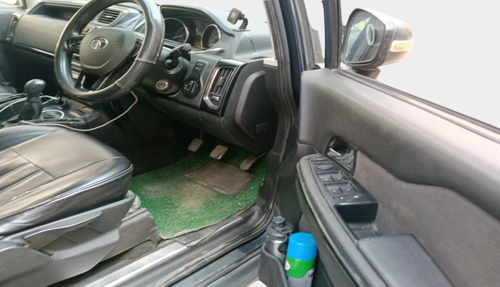 2018 Tata Hexa XE 4X2 7 STR, Diesel, Manual, 1,58,461 km, interior