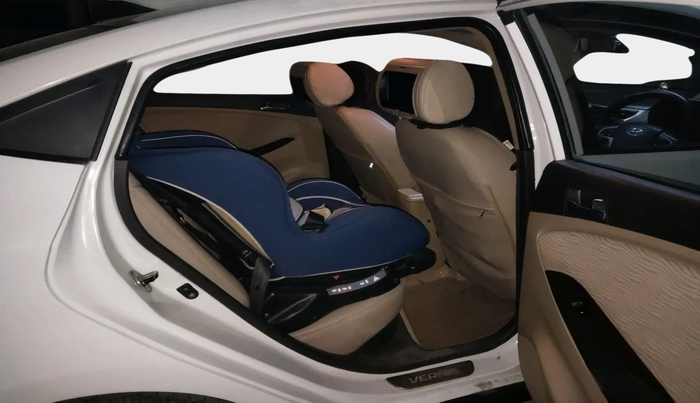 2011 Hyundai Verna FLUIDIC 1.6 CRDI SX, Diesel, Manual, 1,08,118 km, interior