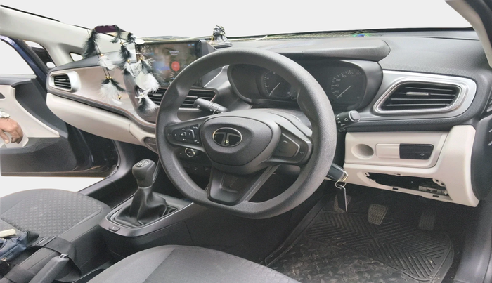 2024 Tata ALTROZ XMS PETROL, Petrol, Manual, 14,026 km, interior
