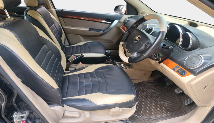 2010 Chevrolet Aveo LT 1.4 ABS, Petrol, Manual, 1,25,066 km, interior