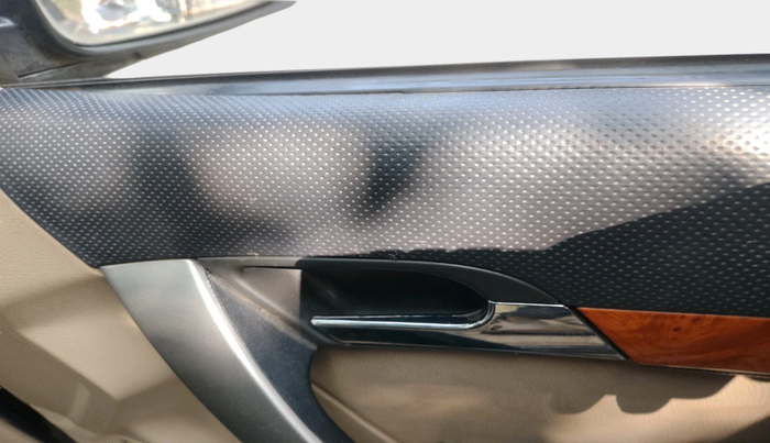 2010 Chevrolet Aveo LT 1.4 ABS, Petrol, Manual, 1,25,066 km, interior