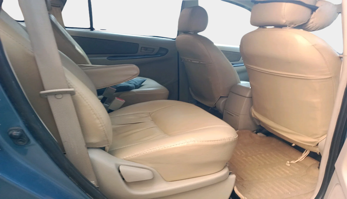 2012 Toyota Innova 2.5 G 7 STR, Diesel, Manual, 1,13,419 km, interior