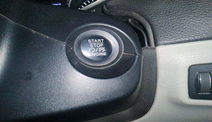 2018 Jeep Compass LIMITED (O) 2.0 DIESEL 4X4, Diesel, Manual, 2,09,599 km, interior