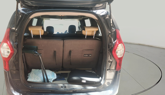 2015 Renault Lodgy 110 PS RXL 7 STR, Diesel, Manual, 1,45,909 km, exterior