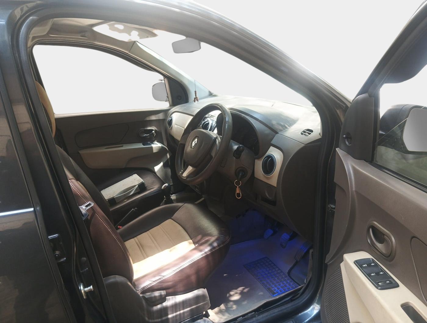 2015 Renault Lodgy 110 PS RXL 7 STR, Diesel, Manual, 1,45,909 km, interior