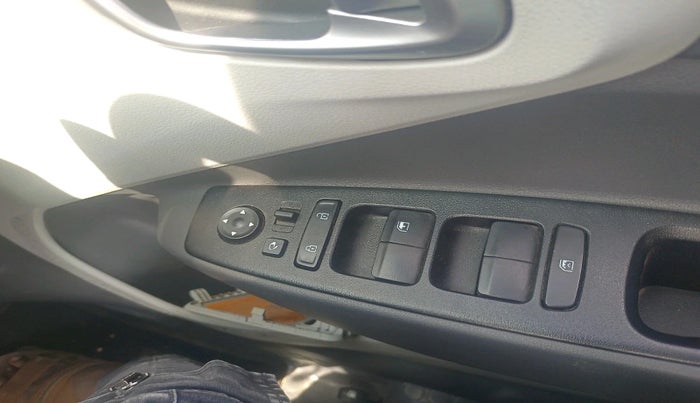 2022 Hyundai GRAND I10 NIOS SPORTZ AMT 1.2 KAPPA VTVT, Petrol, Automatic, 14,929 km, interior