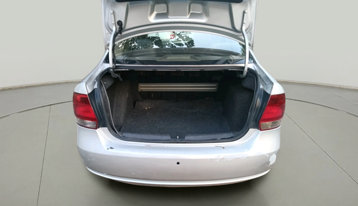 2011 Volkswagen Vento TRENDLINE 1.6, Petrol, Manual, 1,15,315 km, exterior