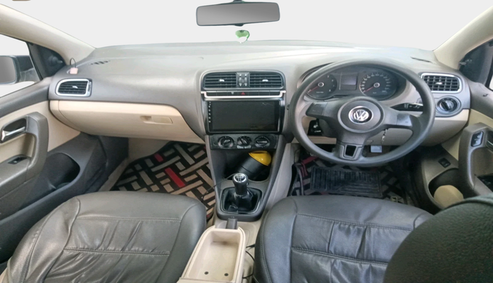2011 Volkswagen Vento TRENDLINE 1.6, Petrol, Manual, 1,15,315 km, interior