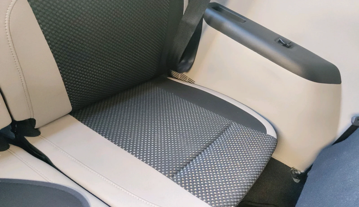 2020 Renault TRIBER RXZ AMT, Petrol, Automatic, 16,550 km, interior