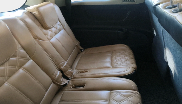 2021 Mahindra XUV500 W7, Diesel, Manual, 1,60,010 km, interior