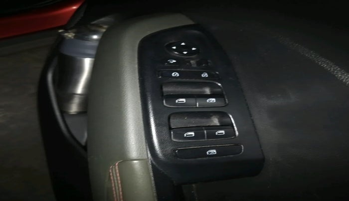 2019 Hyundai VENUE SX 1.0 (O) TURBO, Petrol, Manual, 59,052 km, interior