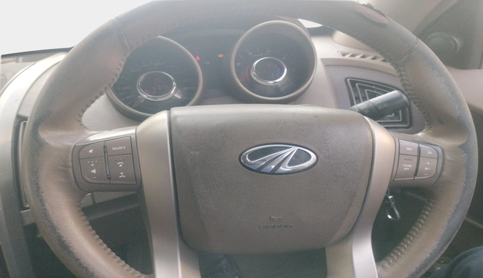 2015 Mahindra XUV500 W8, Diesel, Manual, 81,670 km, interior