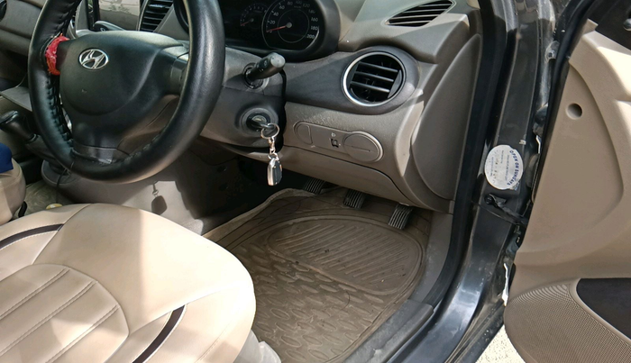 2011 Hyundai i10 ERA 1.1, Petrol, Manual, 57,348 km, interior