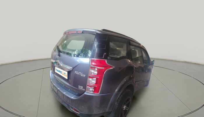 2017 Mahindra XUV500 W6 AT, Diesel, Automatic, 43,760 km, exterior