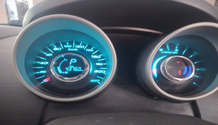 2017 Mahindra XUV500 W6 AT, Diesel, Automatic, 43,760 km, interior