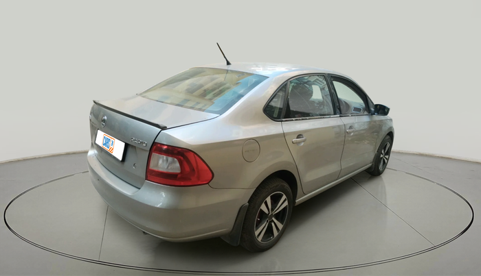 2013 Skoda Rapid AMBITION 1.6 MPI MT PLUS, Petrol, Manual, 1,01,557 km, exterior