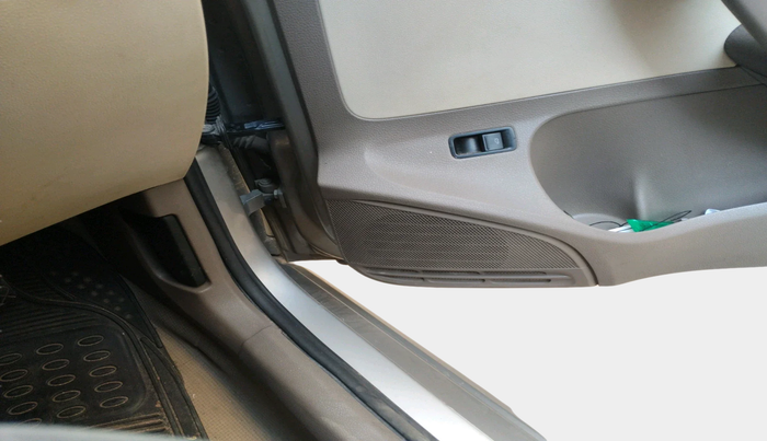 2013 Skoda Rapid AMBITION 1.6 MPI MT PLUS, Petrol, Manual, 1,01,557 km, interior