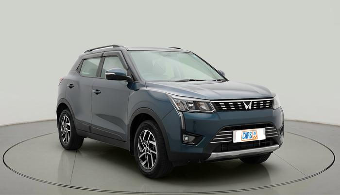 2023 Mahindra XUV300 W8 (O) 1.5 DIESEL, Diesel, Manual, 41,995 km, exterior
