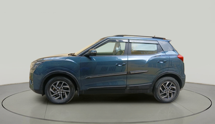 2023 Mahindra XUV300 W8 (O) 1.5 DIESEL, Diesel, Manual, 41,995 km, exterior