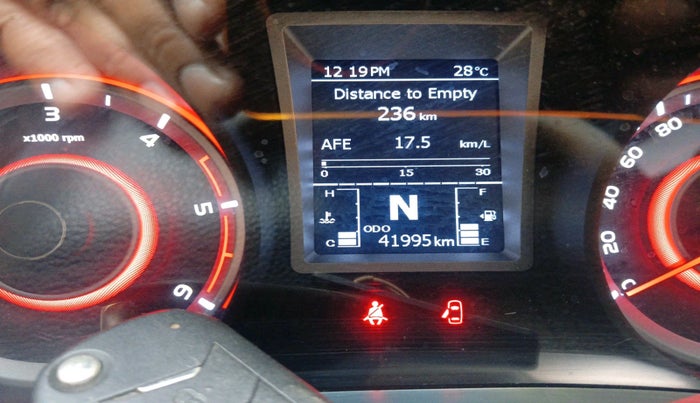 2023 Mahindra XUV300 W8 (O) 1.5 DIESEL, Diesel, Manual, 41,995 km, interior