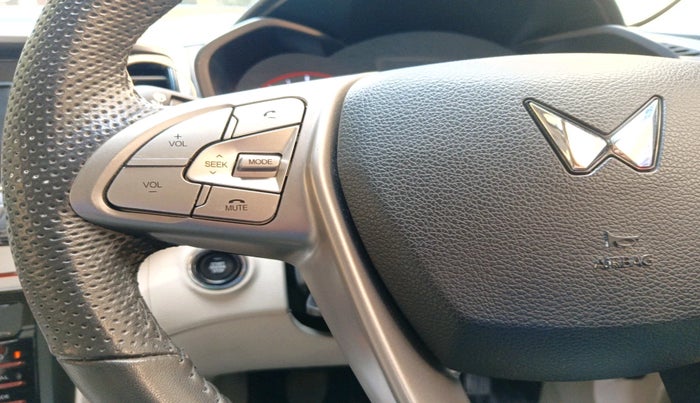 2023 Mahindra XUV300 W8 (O) 1.5 DIESEL, Diesel, Manual, 41,995 km, interior