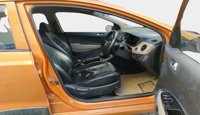 2013 Hyundai Grand i10 SPORTZ 1.1 CRDI, Diesel, Manual, 1,10,680 km, interior