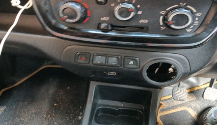 2019 Renault Kwid RXT 1.0, Petrol, Manual, 45,297 km, interior